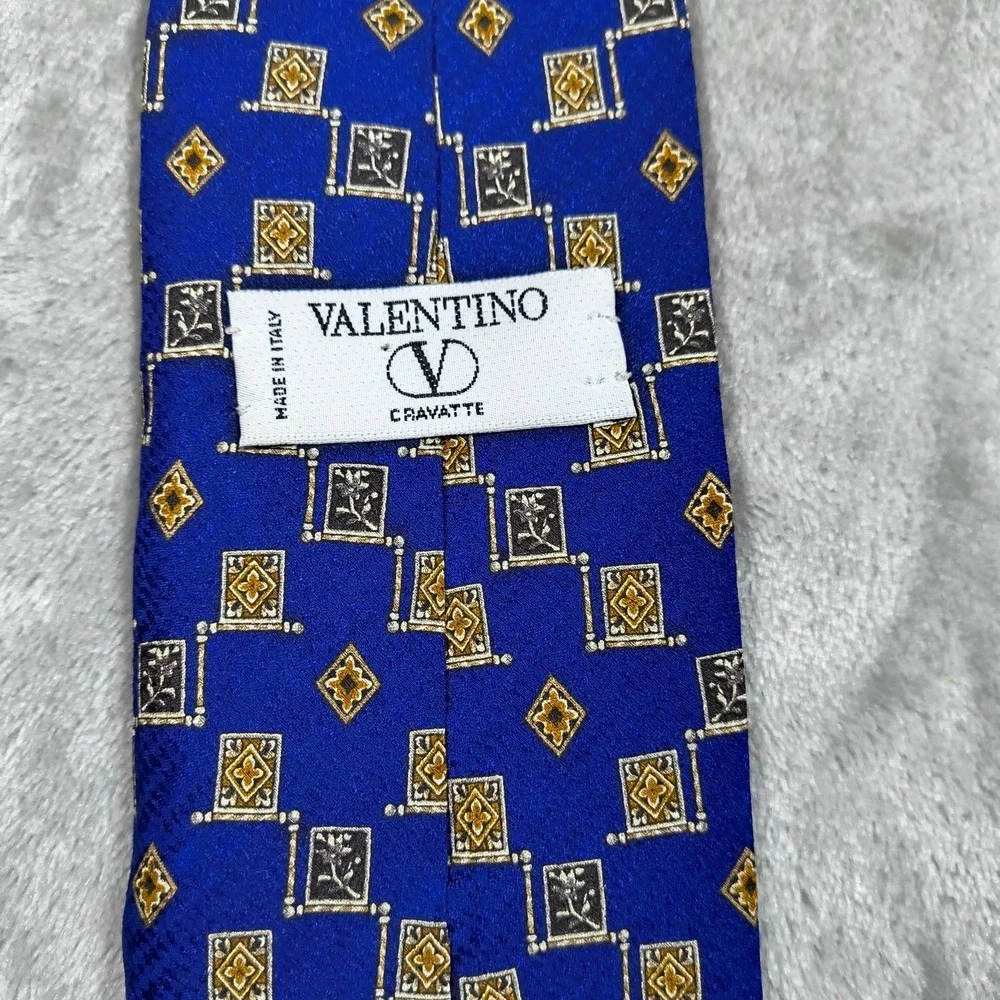 Vintage Valentino Cravatte Neck Tie Men Floral Geometric Silk Made Italy 56x3.75